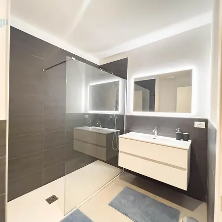 Blue Palace 1b Tirabora Short Rent, Con Parcheggio Privato *
