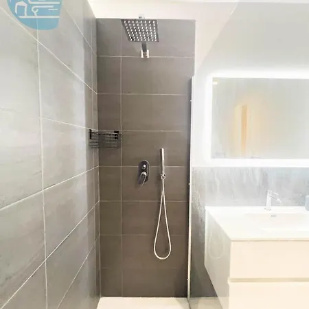 Blue Palace 1b Tirabora Short Rent, Con Parcheggio Privato Daire Trieste