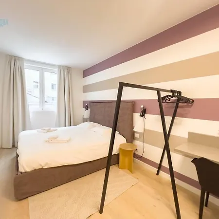 Blue Palace 1b Tirabora Short Rent Appartamento Trieste