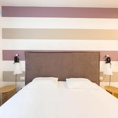 Blue Palace 1b Tirabora Short Rent, Con Parcheggio Privato Apartman *